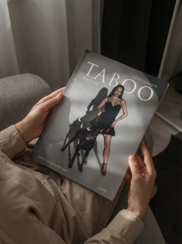 Фотожурнал в стиле глянцевого журнала 20х28 см (верстка обложки и фото странички дизайнерами в подар